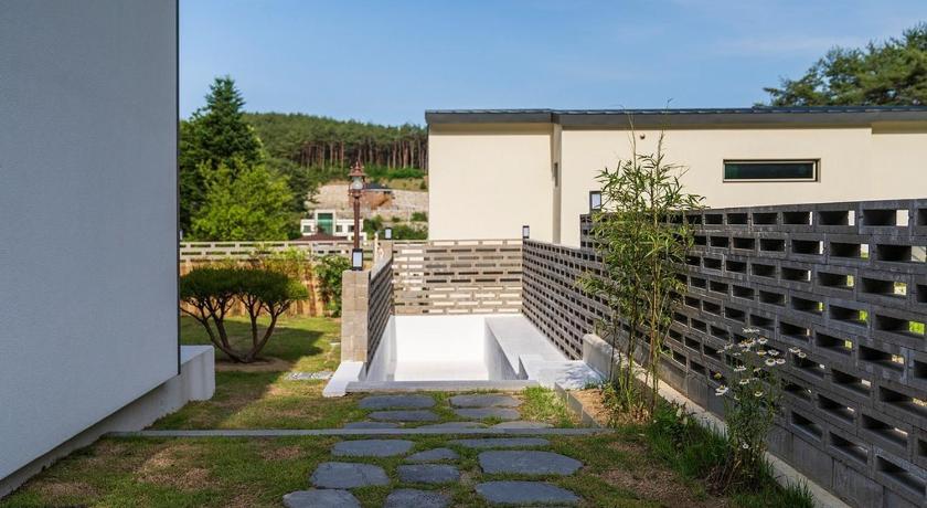 江陵 Geonhaeng Private Pool Villa Pension 3星级 民宿 外观