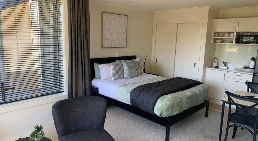 Image of Deluxe Studio Apartment with Balcony 5