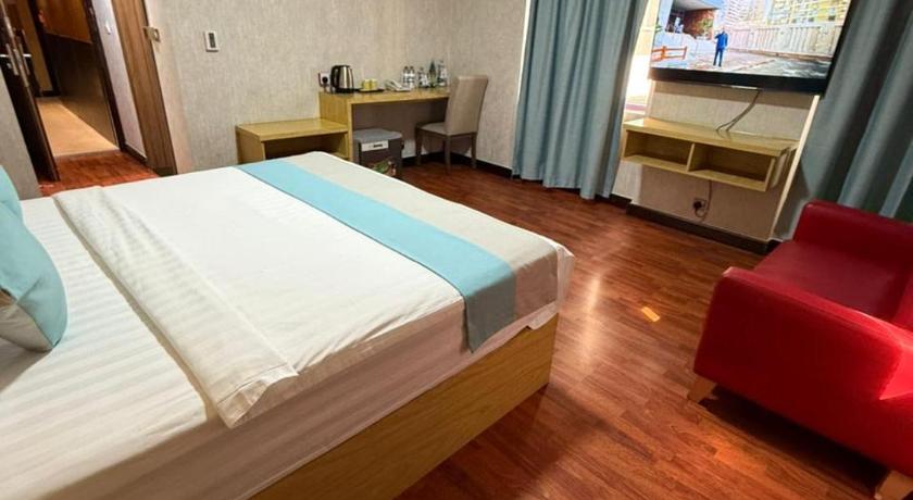 Strand Hotel - image 11