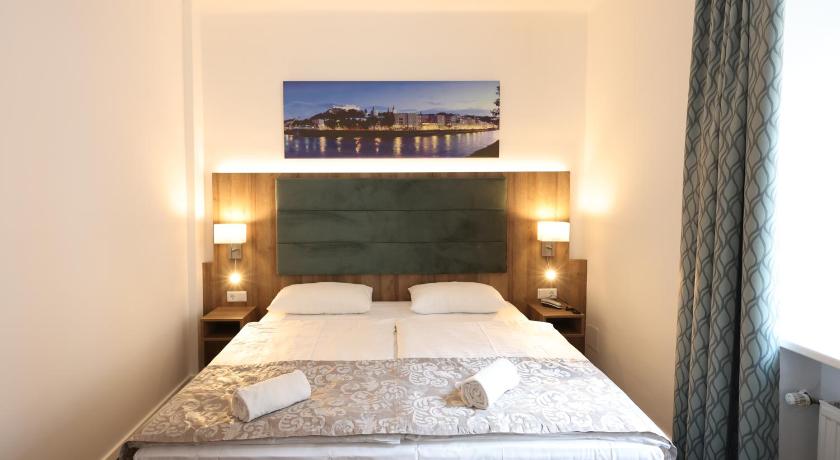 Plusz szoba kétszemélyes ággyal – kertre nyíló kilátással (Double Room Plus with Garden View) fotója 7
