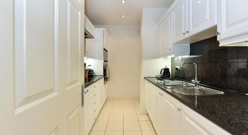 South Kensington London Apartments - image 8