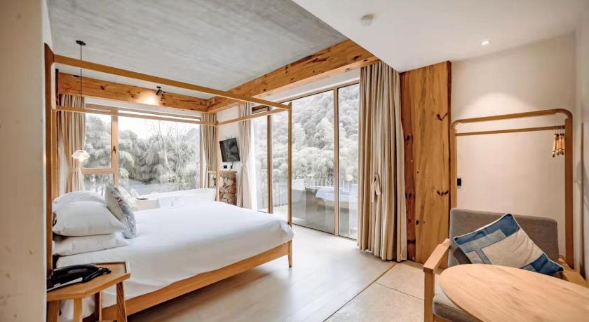 후저우 / 호주 Kaichen Puju Hot Spring Village Resort Hotel 호텔 스위트룸