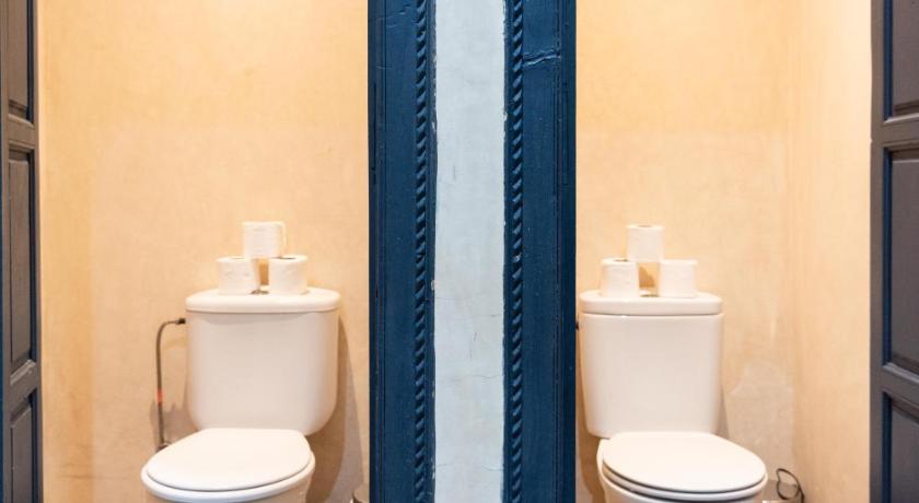 Image of 1 Person in 6-Bed Dormitory - Mixed 11