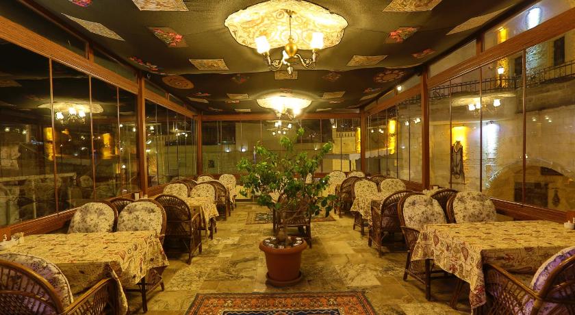 Hidden Cave Hotel - image 5