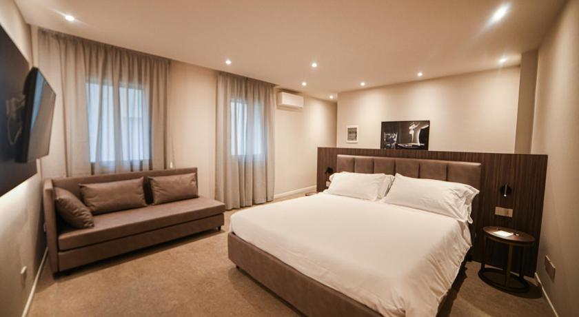 Modena Modena Relax Luxury Rent Rooms 4-Star Hotel room