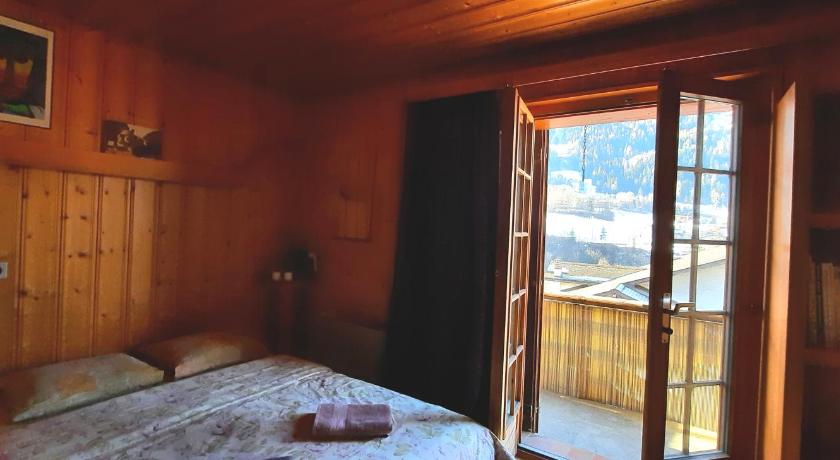 Image of Family Room with Mountain View 2