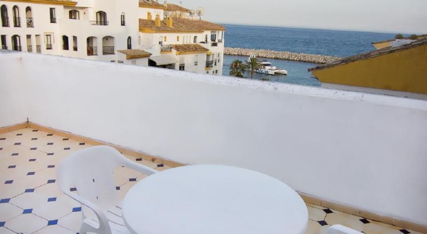 Park Plaza Suites Apartamentos — Hotel in Marbella