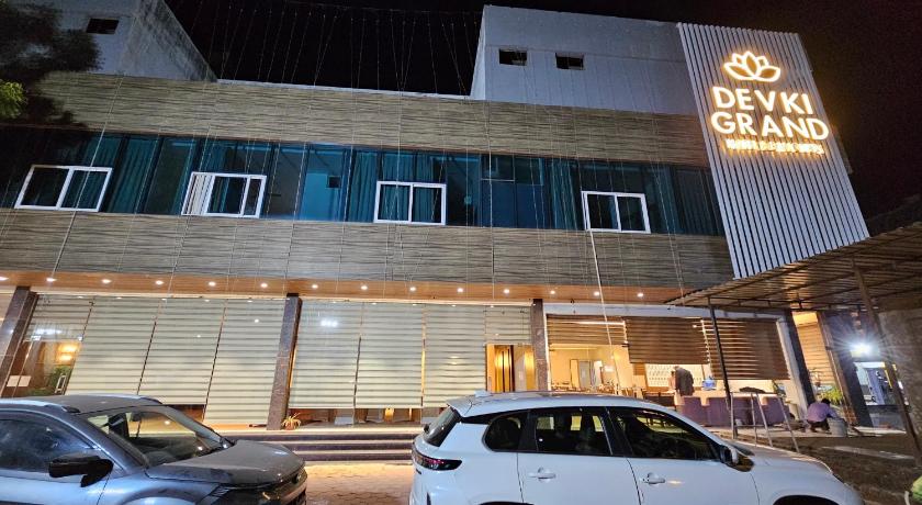 Devki Grand Hotel - image 14