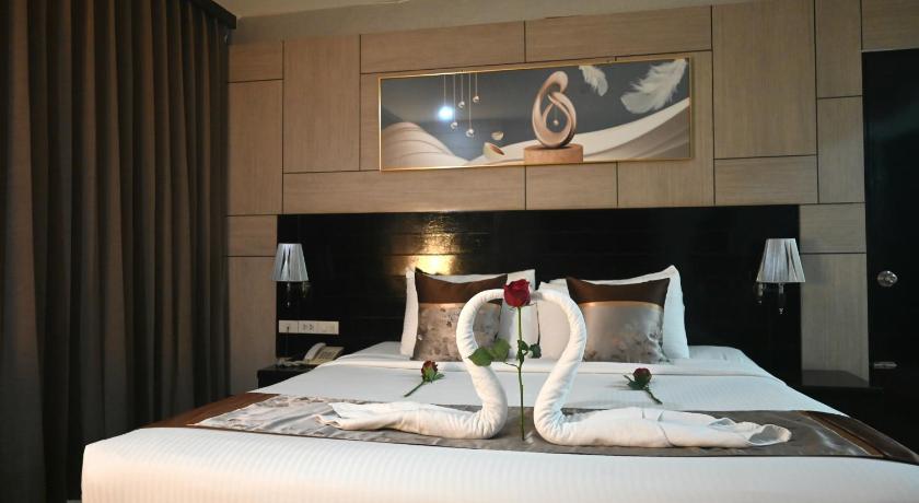 Image of Two Connecting Deluxe Rooms 10