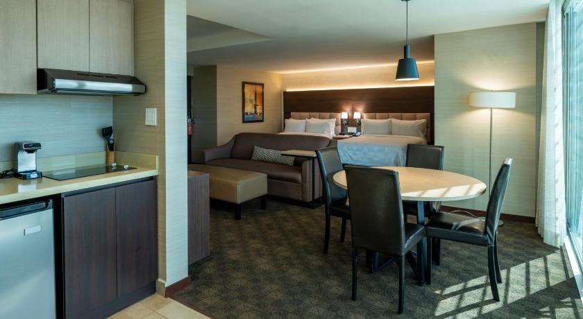 Image of 2 Double Suite 8