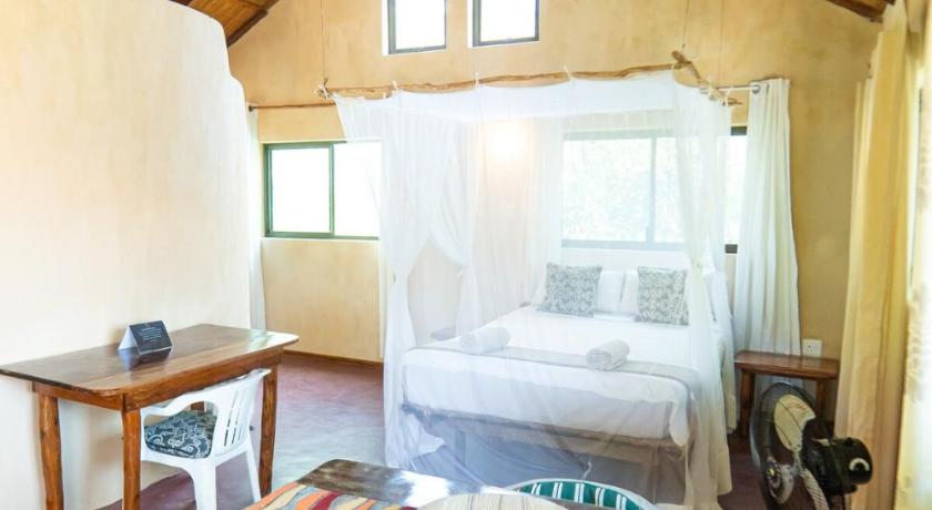 Tree House Cottage, Garden Views, Hot Water