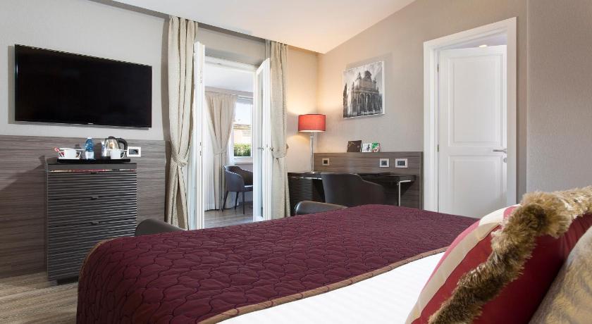 Image of Honeymoon Suite 0