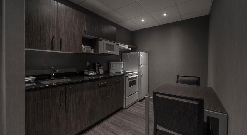 Hotel & Suites Le Dauphin Drummondville