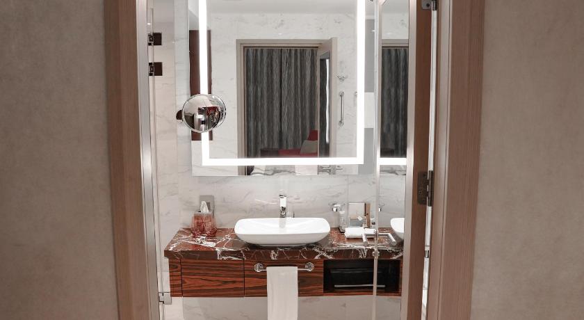 Image of Deluxe Room 12