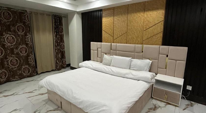 Blue Rock Hotel - image 8