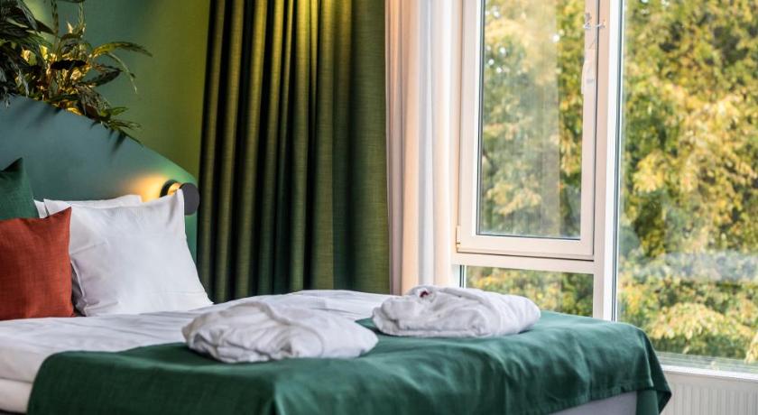 Image of Corner Suite 1