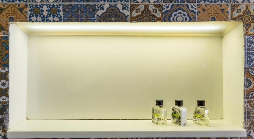 Image of Deluxe Room Twin Bed 7