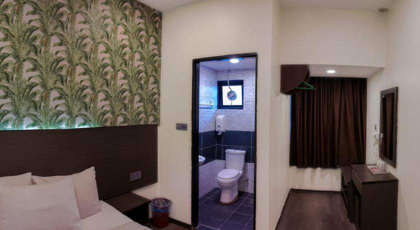 Image of Deluxe Triple Room 10