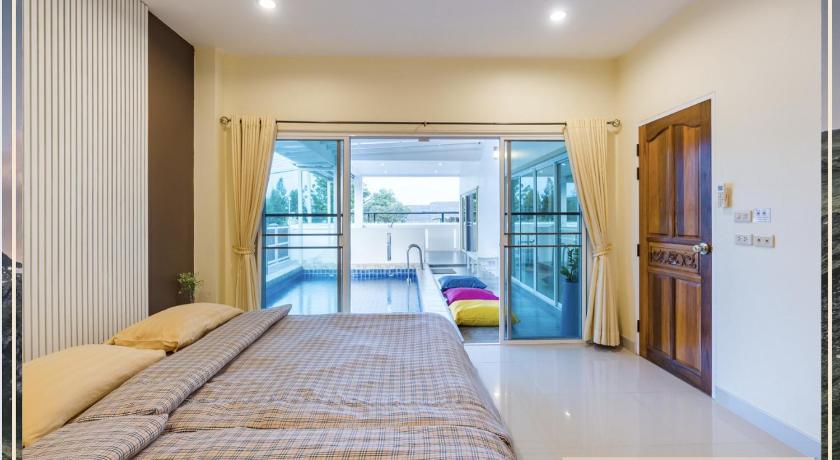 Image of Four-Bedroom Vacation Home 0