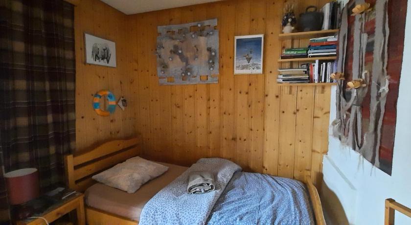 Image of Single Room with Shared Bathroom 4