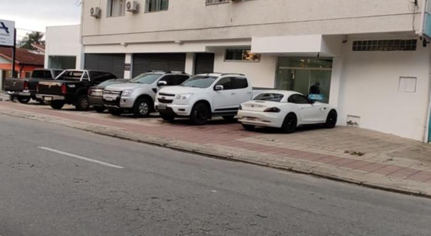 Hotel Avenida ao lado do shopping