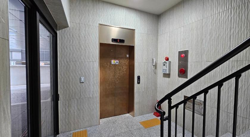 서울 Newly opened - AurYeon - 7min walk from Yeonsinnae station line3, 6, GTX-A, neat&cozy,free parking,  4성급 숙소 로비