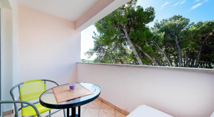 Apartments Maras photo