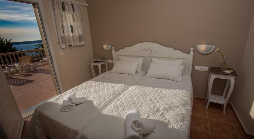 Image of Double Room with Sea View 3
