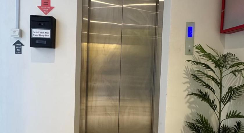 Maca Hotel by Sky Hive - image 8