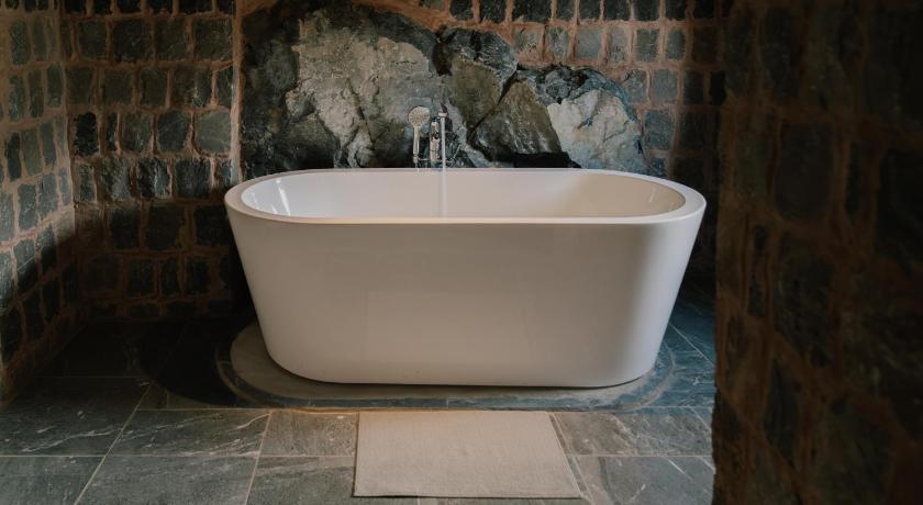Image of Double Room with Private Bathroom 2