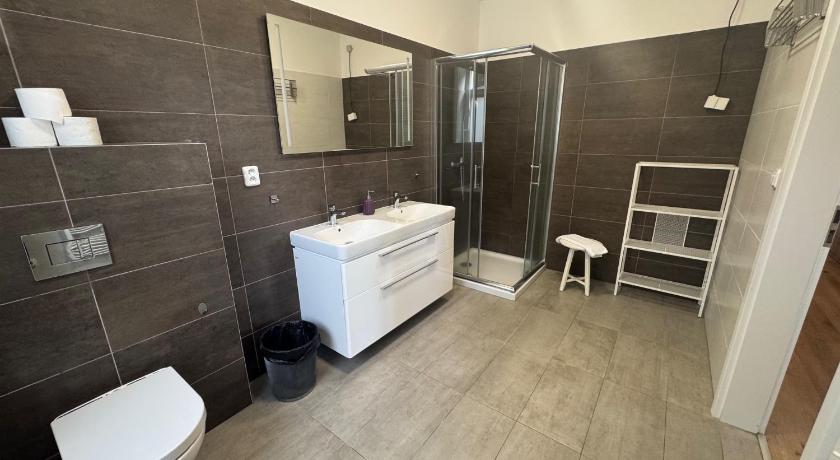 Image of Suite 2