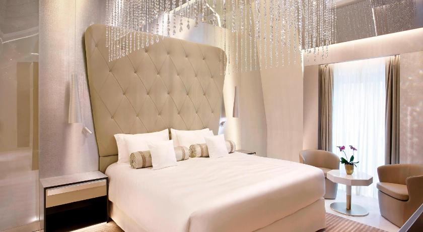 Image of Katara Royal Suite, 4 Bedroom Penthouse Suite, Skyline view 1