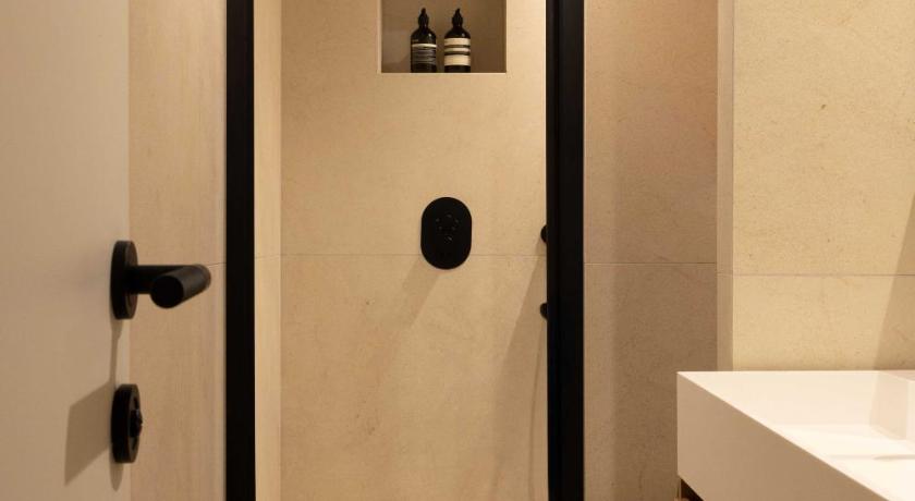 Elegant flat - 3BR-8P- Canal Saint-Martin - image 5
