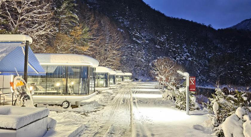 Pyeongchang Galaxy-X Hotel-type Caravan Glamping & Pension 5-Star Guesthouse exterior