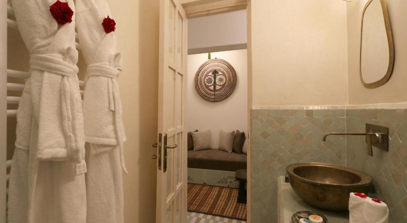 Image of Deluxe Triple Room 5