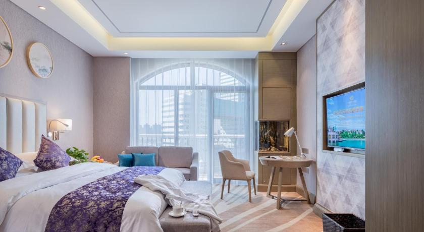 Image of Queen Room with Garden View 0