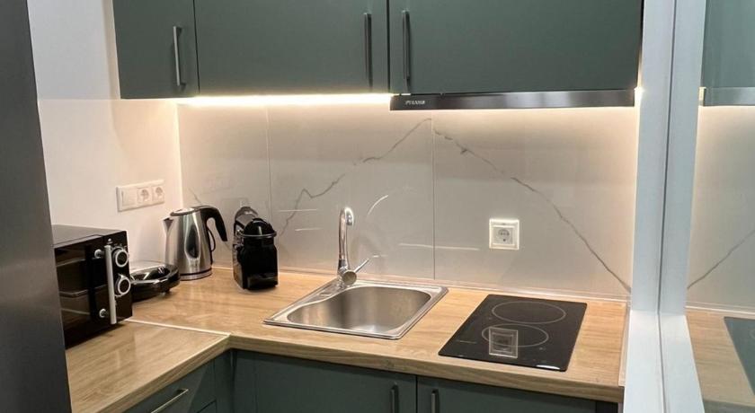 Academy's Modern Apartment near Acropolis & Metro - image 5