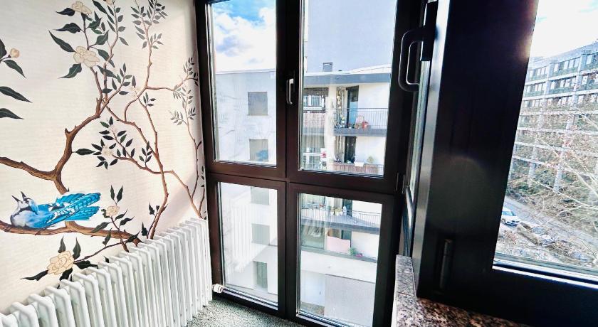 Image of Standard Room - Queen 13