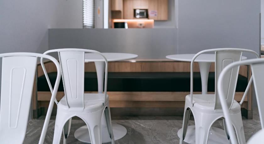 南邦 One Budget Hotel Lampang Phahonyothin  3星级 酒店 泳池