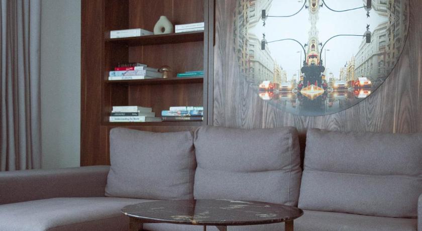 Image of Executive Suite 12