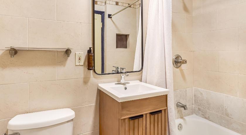 Image of Private Suite (4 Adults) 6