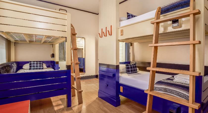 Image of Private Suite (4 Adults) 1