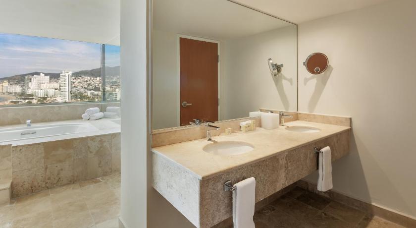 Image of Master Suite Three Bedrooms Plus 14