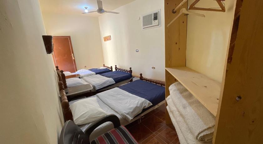 Image of Basic Triple Room 11