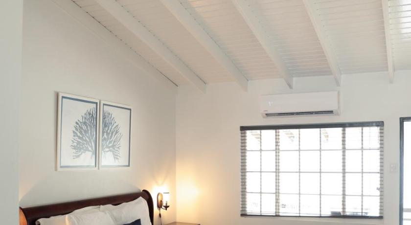 Image of Standard King Room 3