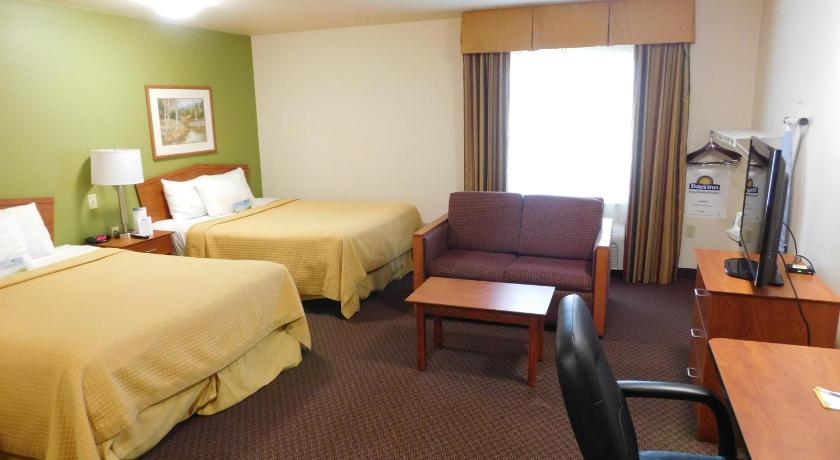 Days Inn & Suites by Wyndham Rochester South