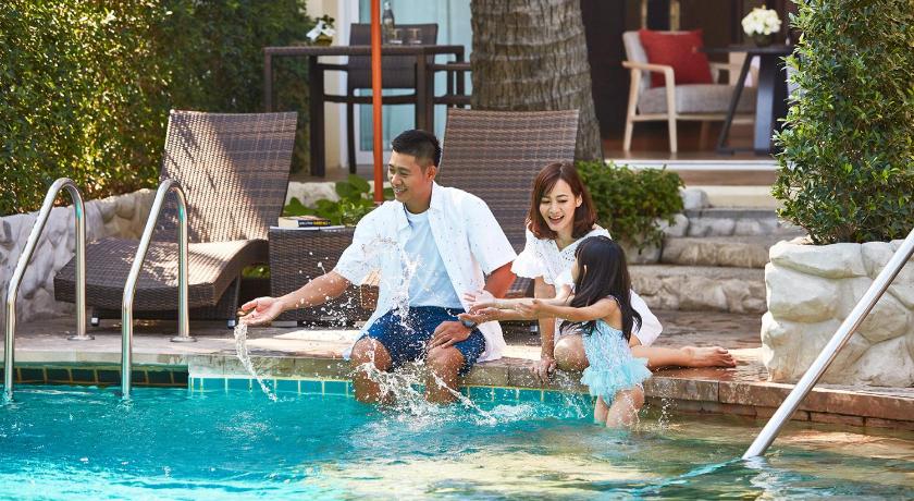 1 King Bed Pool Access 이미지 7