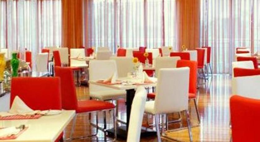 Ramada Plaza Hangzhou Riverside No3399 Jiang Nan Avenue - 