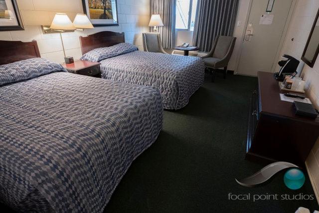 Image of Standard Queen Room with Two Queen Beds 1