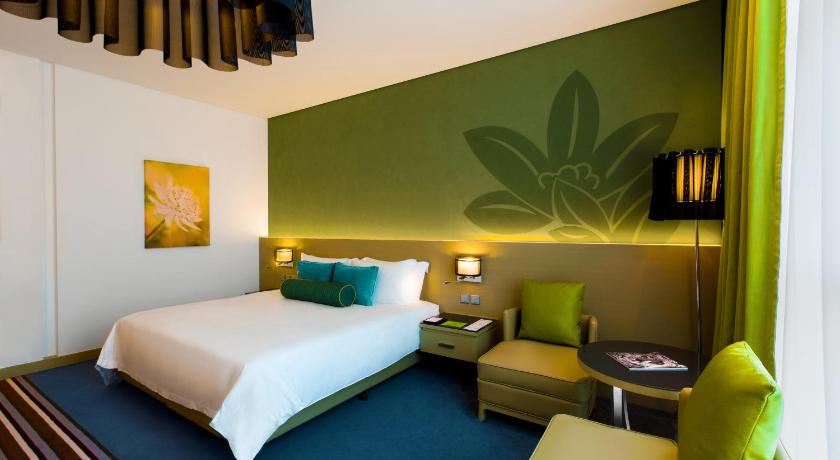 Image of High Floor Room with King Bed 5